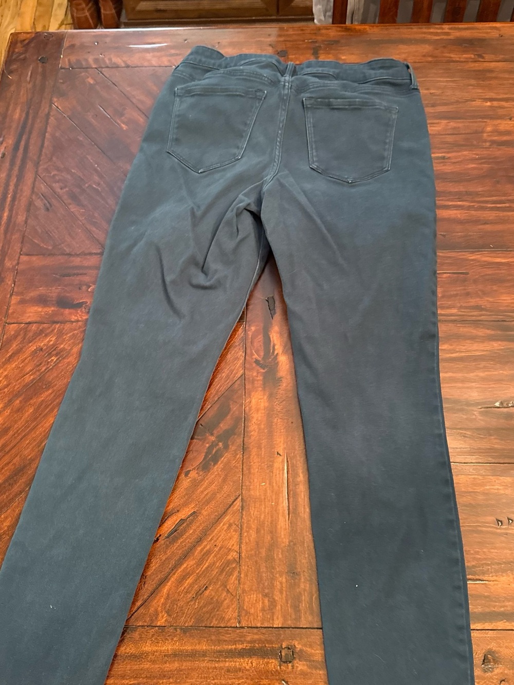 Old Navy Women's Skinny Jeans in Dark Gray